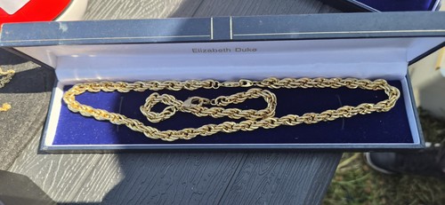 Gold tone yellow - gold,