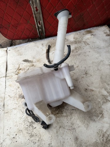Toyota yaris washer bottle - toyota,