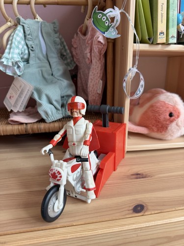 Disney toy story - story, 4