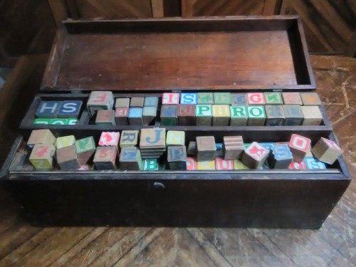 Vintage lot 264 childrens - lot,