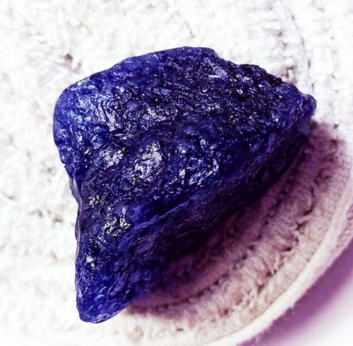 Natural tanzanite rough 118 - tanzanite,