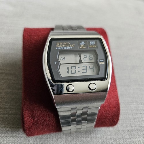 Vintage 1975 digital seiko - vintage,