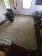 Large Woven Rug -9ft x 11ft approx (2.74m x 3.35m)
