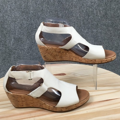 Clarks unstructured plaza - clarks,