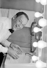 FRANK SINATRA 1965 SANDS LAS VEGAS  RARE PHOTO 8 X 6 INCH + FREE FRAME MEMOR