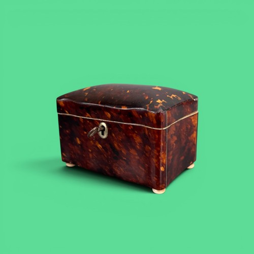 Antique tea caddy with - , key