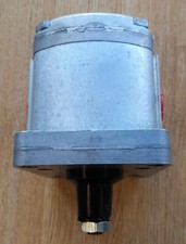 8cc Group 2 Gear Pump, Clockwise Rotation.