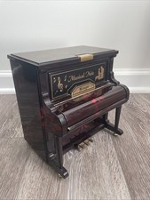 Vintage Black Lacquer Kings