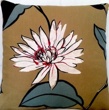 Nina Campbell  Giverny Square