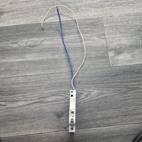 Wylex amp curve - amp, b