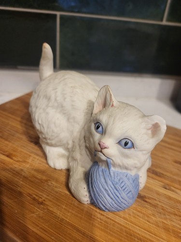 Kitten cat bisque porcelain - kitten,