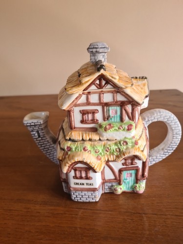 Leonardo decorative teapot - decorative,