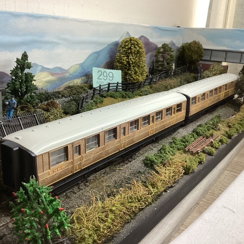 Hornby gauge lner - 2x, teak