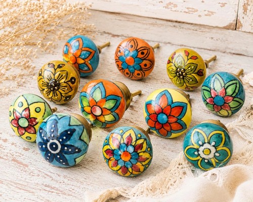 Multi coloured ceramic knob