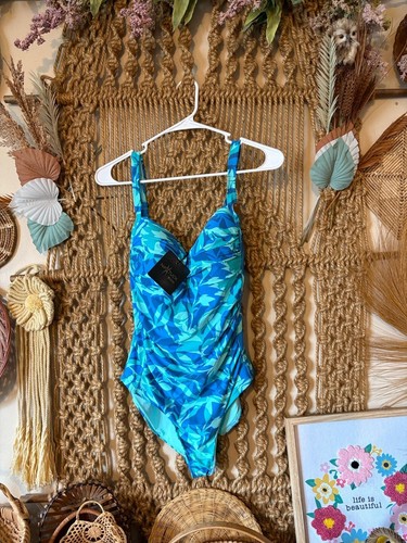 Nwt nip tuck swim - tuck,