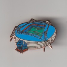 BOLTON WANDERERS F.C. Club Crested Ground Enamel Badge 