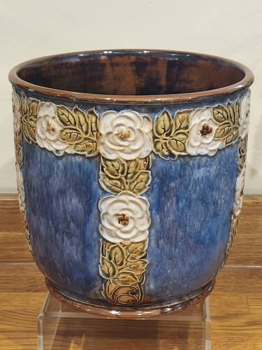 Superb large royal doulton - large,