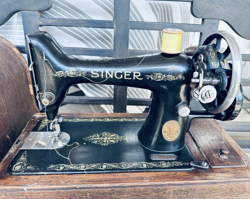 Singer hand crank mechanical - hand,