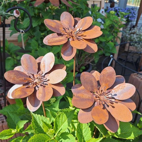 Rustic metal flower garden - metal,