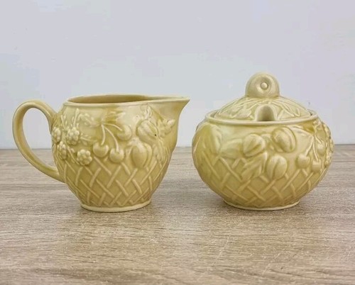 Wade creamer and suger - wade,