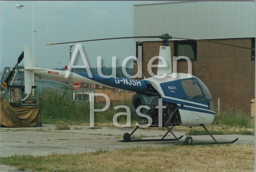 Luton robinson r22 - r22, helicopter