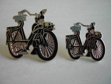 Lot of 2 Enamel Pins - Black