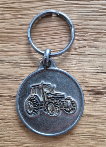 Metal keyring with tractor - metal,