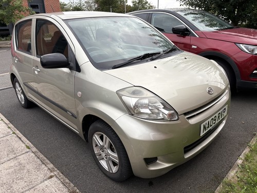 Daihatsu sirion petrol - 1.0,