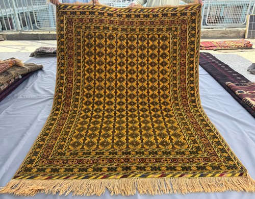 Gold hand knotted - gold,