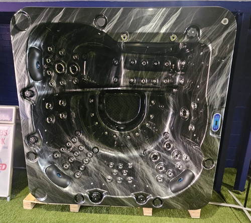 Hot tub refresh - hot, seat