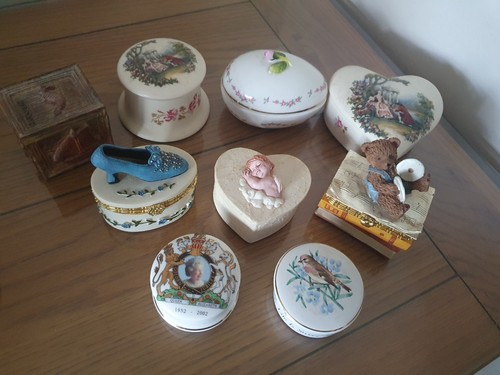 Job lot porcelain resin - lot, porcelain/