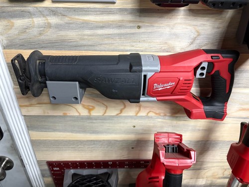 Milwaukee m18 fuel sawzall - m18,