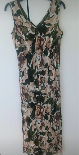 Neck lined maxi - v-neck,