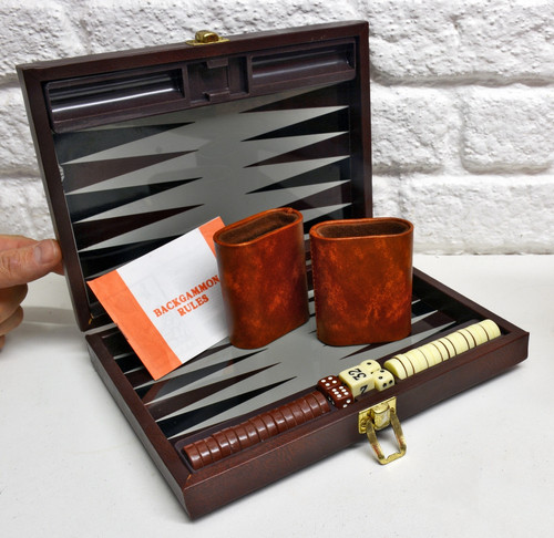 Complete backgammon set with - complete,