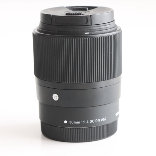 Sigma 30mm dc - f1.4, prime