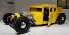 Ford Model A 1929 Outlaws Hot Rod Custom 1:24 Diecast Scale Model 31354