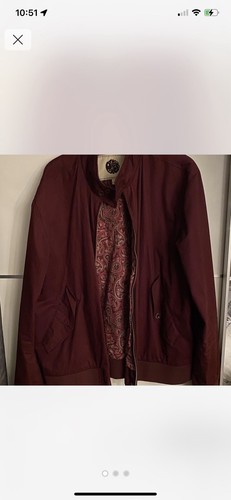 Burgundy red pretty green - red,