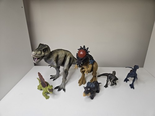 Dinosaur figure bundle - figure,