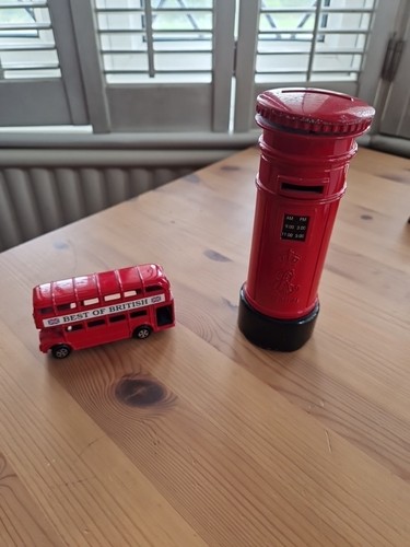 Iconic london red bus - red,