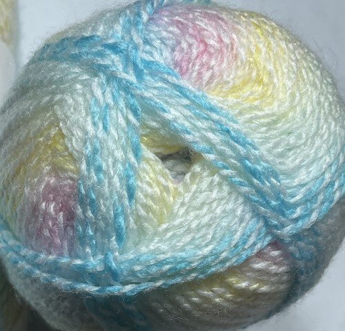 Job lot knitting yarn - , 300