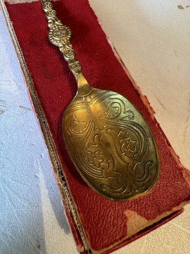 Small metal replica coronation - small,