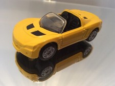 Maisto Yellow Opel Speedster n Vauxhall VX 220 Lightning Yellow Lotus  Model car