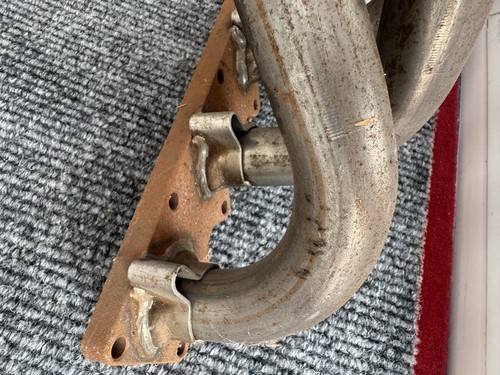 Exhaust manifold front down - exhaust,