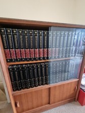 Encyclopedia Britannica Full Set 15th edition 1992, 5 Yearbooks, 37 total