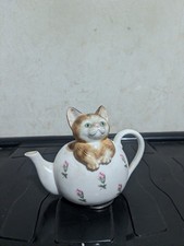 Vintage Cat in Teapot Music