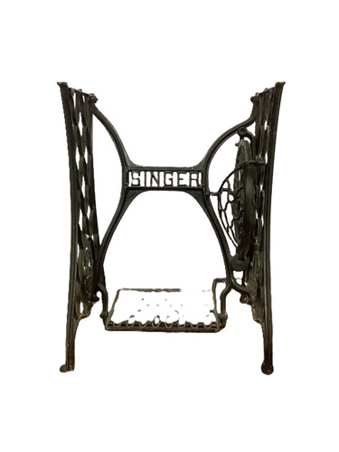 Singer sewing machine - singer, cast