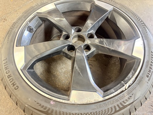 Genuine audi line 19 - q2,