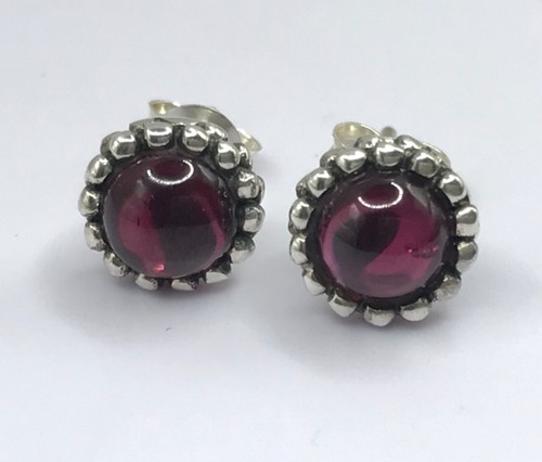 Garnet round stud earrings