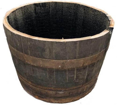 Oak whiskey barrels choose - whiskey,