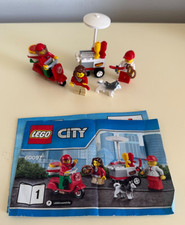 LEGO Pizza Delivery Moped & Hotdog Stand split from City Square (60097) - Comp